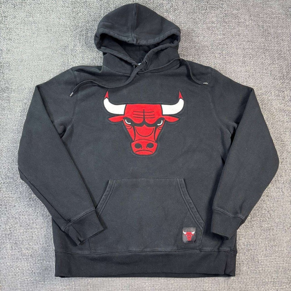 NBA Chicago Bulls Hoodie Mens Medium Black Embroidered Logo Pullover